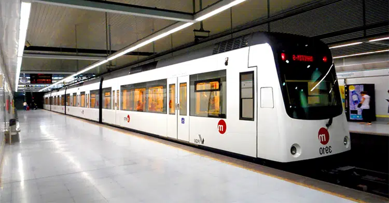 El metro reabre en Valencia