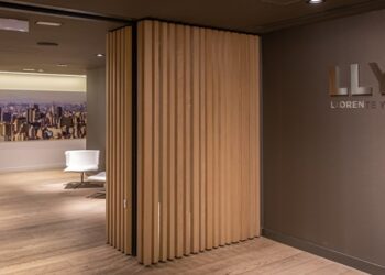 LLYC compra el 100% de Lambert