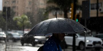Alerta máxima por la DANA ‘Alice’: Lluvias torrenciales en el sur de Alicante con la vista puesta en un viernes crítico