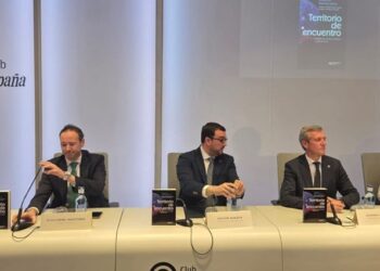 GUILLERMO MARTÍNEZ, ADRIÁN BARBÓN Y ALFONSO RUEDA UNIDOS CONTRA LA POLARIZACIÓN POLÍTICA EN PRESENTACIÓN LIBRO “TERRITORIO DE ENCUENTRO”