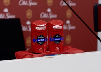 OLD SPICE Y LA SELECCIÓN ESPAÑOLA RESPONDEN A LA GRAN PREGUNTA: ¿A QUÉ HUELE UN CAMPEÓN? 