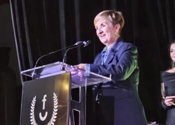 Marián Cano destaca la alianza del turismo y el ocio como motor de cohesión social, empleo y proyección de la Comunitat Valenciana