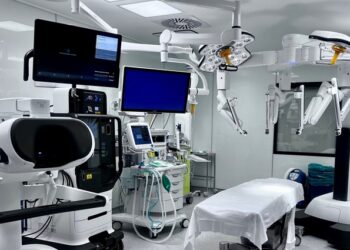 La Fundación Jiménez Díaz, primer hospital de Madrid en contar con tres Da Vinci, al incorporar el último modelo de este robot quirúrgico