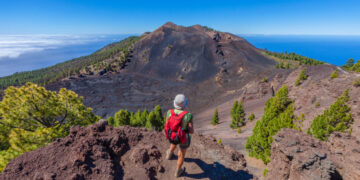LLYC es el nuevo partner estratégico de Turismo de Islas Canarias