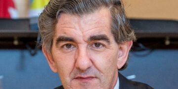 Juan Abarca Cidón pide cambiar el relato negativo sobre la Medicina