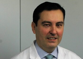 El Hospital Universitario Rey Juan Carlos incorpora a su cartera de servicios una técnica de cirugía tiroidea con acceso axilar, sin cicatriz visible en el cuello