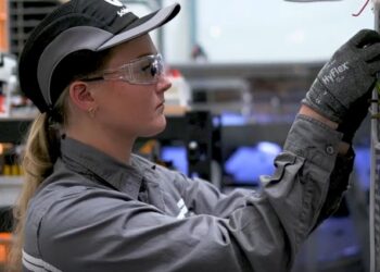 Schindler busca personas con o sin experiencia  que quieran hacer carrera en el sector de la elevación